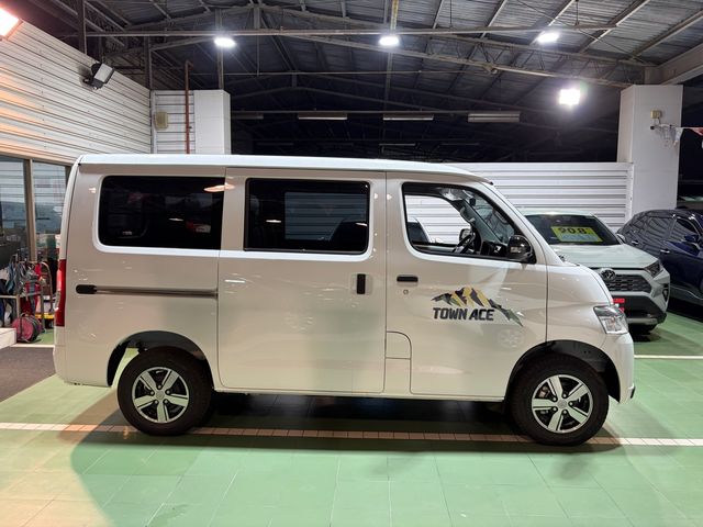 TOWN ACE VAN 5人  第4張相片