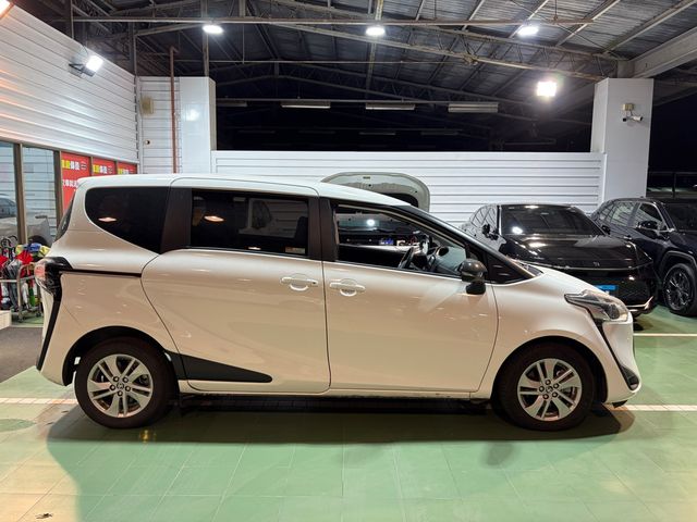 SIENTA 1.8  第4張相片