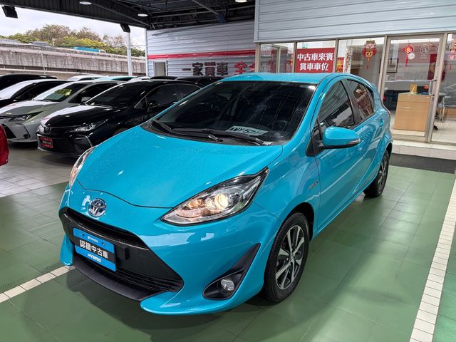 PRIUS C 1.5  第1張相片