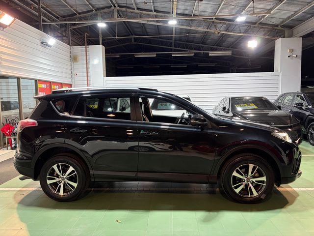 RAV4 2.5  第4張相片