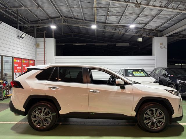 RAV4 2.0  第4張相片