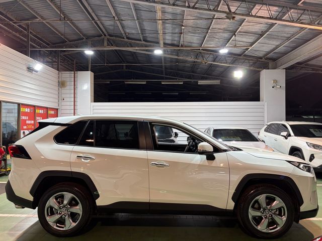 RAV4 2.0  第4張相片