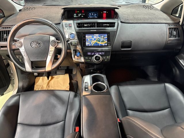 PRIUS α 1.8  第7張相片