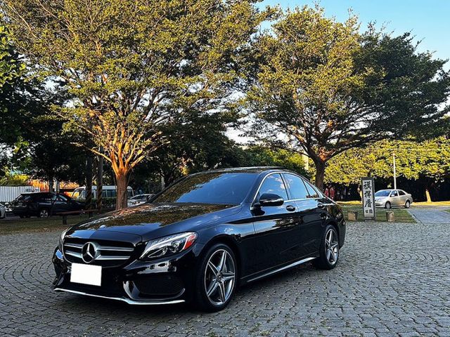 15年C300 僅跑10萬公里 基本滿 AMG 全景天穿  柏林 I-key 摸門 全額貸 0頭款 低利率  第1張相片