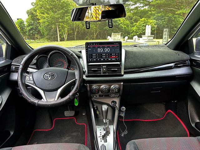 15年YARIS s版 原場空力套件 僅跑10萬 無待修 優質代步 神A首選 全額貸低利率 免頭款  第4張相片