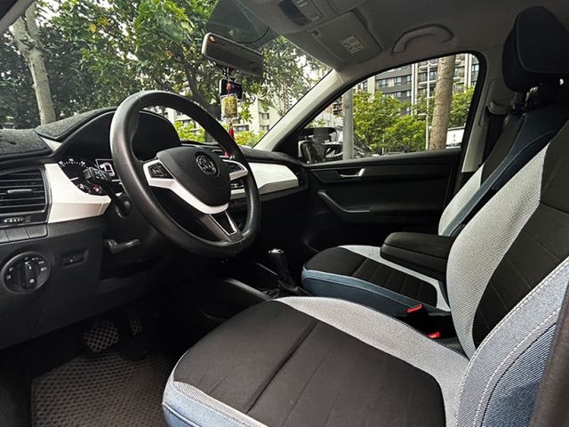 17年FABIA 1.2 Tsi  都會型5門小車 安全5顆星 停車方便超省油 1年稅金只需8千多全額貸 低利率免頭款  第6張相片
