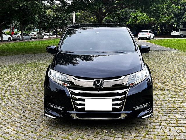 APEX小改款 電尾門天窗 電動座椅 免鑰匙 環景影像 自動停車 電動側滑門 盲點ACC跟車 AEC煞車系統 車道偏離  第3張相片