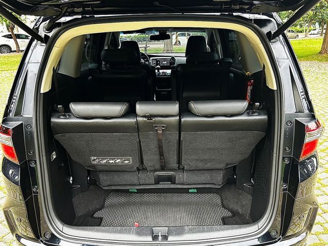 APEX小改款 電尾門天窗 電動座椅 免鑰匙 環景影像 自動停車 電動側滑門 盲點ACC跟車 AEC煞車系統 車道偏離  第11張相片