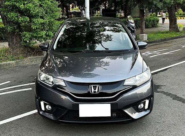 16年式FIT 頂級 S版認證車 有保固 僅跑9萬多 前後霧燈 中控螢幕 駐車雷達 後座分離倒覆 電折後視鏡  第3張相片