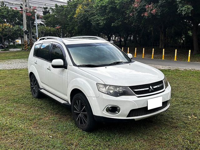 11年 OUTLANDER 2.4 2WD頂級款 天窗 定速 換檔快撥 一手車無事故 實車實價  第2張相片