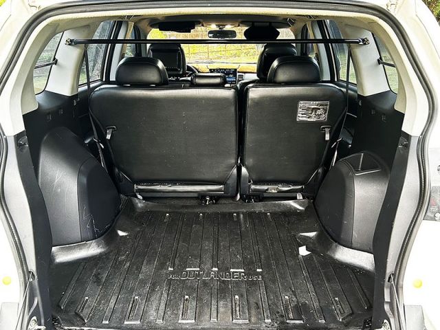 11年 OUTLANDER 2.4 2WD頂級款 天窗 定速 換檔快撥 一手車無事故 實車實價  第7張相片