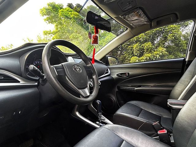 19年式 VIOS 小改款 一手車 無事故 原鈑件 都在原廠保養 無待修 全額貸  第3張相片
