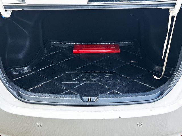19年式 VIOS 小改款 一手車 無事故 原鈑件 都在原廠保養 無待修 全額貸  第8張相片