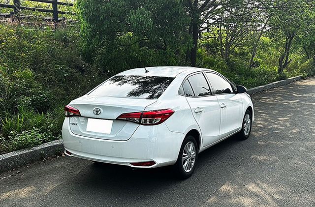 19年式 VIOS 小改款 一手車 無事故 原鈑件 都在原廠保養 無待修 全額貸  第10張相片