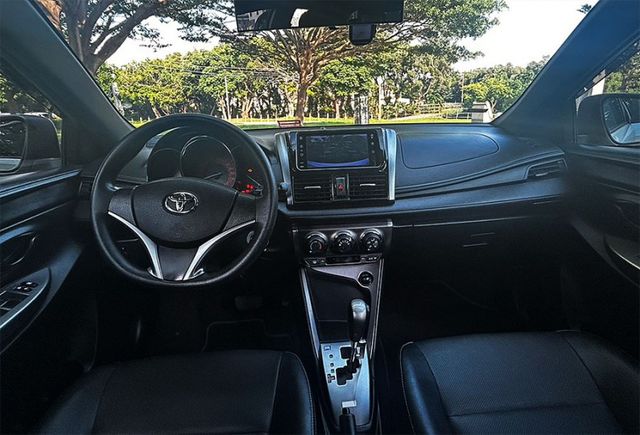 17年式 YARIS 小改款  經典版 一手媽媽買菜車 無事故 無待修 僅跑8萬公里  第3張相片