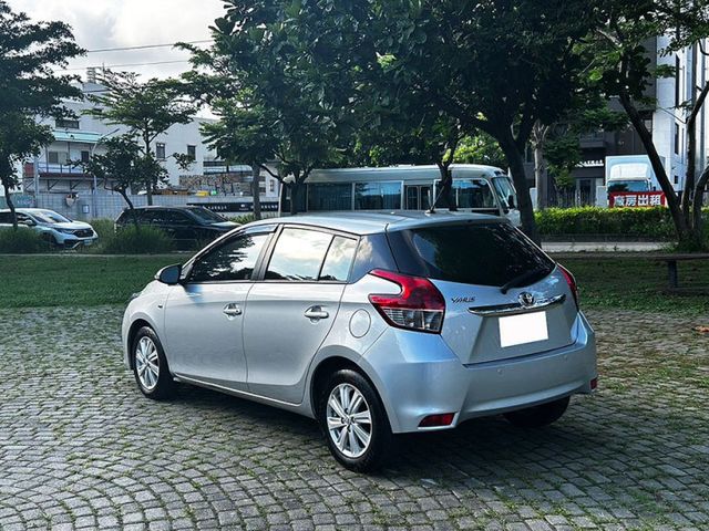 17年式 YARIS 小改款  經典版 一手媽媽買菜車 無事故 無待修 僅跑8萬公里  第6張相片