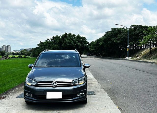 16年 VW  Touran 280 TDI ComfortlineCL 5+2 7人座  超級省油 一桶油輕鬆環島  第1張相片