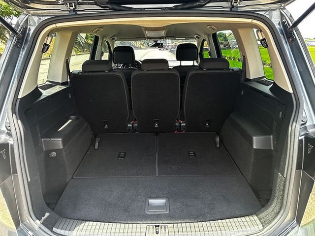16年 VW  Touran 280 TDI ComfortlineCL 5+2 7人座  超級省油 一桶油輕鬆環島  第10張相片