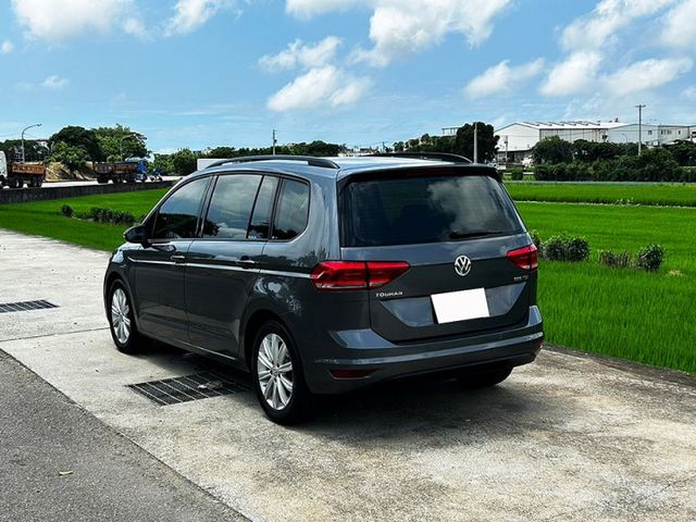 16年 VW  Touran 280 TDI ComfortlineCL 5+2 7人座  超級省油 一桶油輕鬆環島  第11張相片