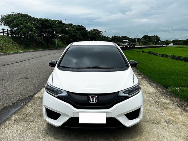 14年FIT 頂級 S版原廠大包 LED大燈 換檔快撥 原鈑件 認證車 有保固 後座分離  第3張相片