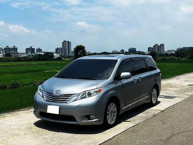 2011年SIENNA LIMITED 頂級款 環璟監控 多媒體影音 15.6吋吸頂電視 僅跑8萬英里  第2張相片