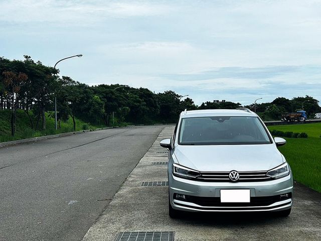 18年Touran 280 TSI 5+2 7人座 一手車 無事故 全原廠保養 全額貸 低利率 免頭款  第1張相片