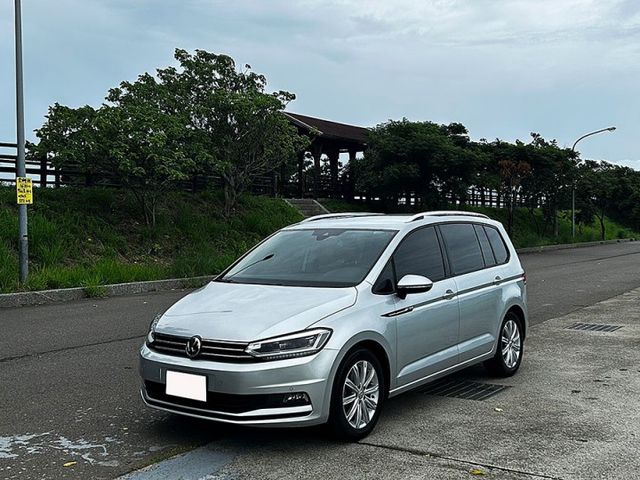 18年Touran 280 TSI 5+2 7人座 一手車 無事故 全原廠保養 全額貸 低利率 免頭款  第3張相片