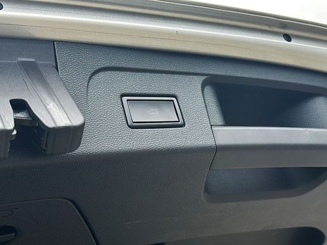 18年Touran 280 TSI 5+2 7人座 一手車 無事故 全原廠保養 全額貸 低利率 免頭款  第13張相片