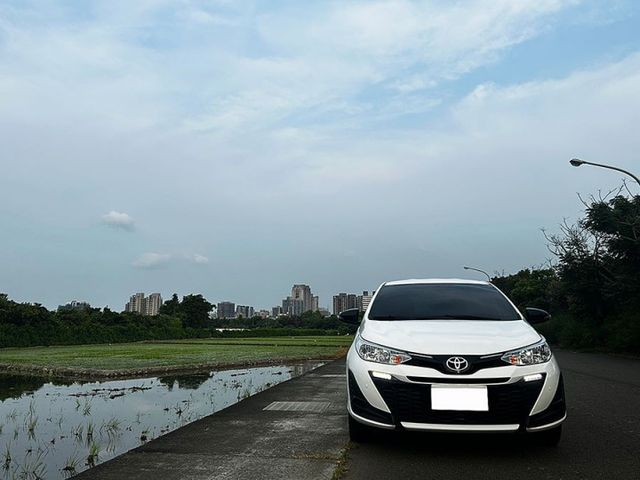 23年式 YARIS 經典版 僅跑3萬公里 一手女用車 原廠保養 原版件無事故 優質代步車  第2張相片