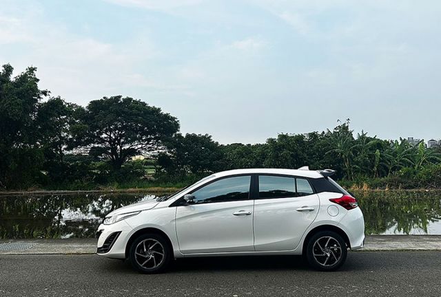 23年式 YARIS 經典版 僅跑3萬公里 一手女用車 原廠保養 原版件無事故 優質代步車  第3張相片
