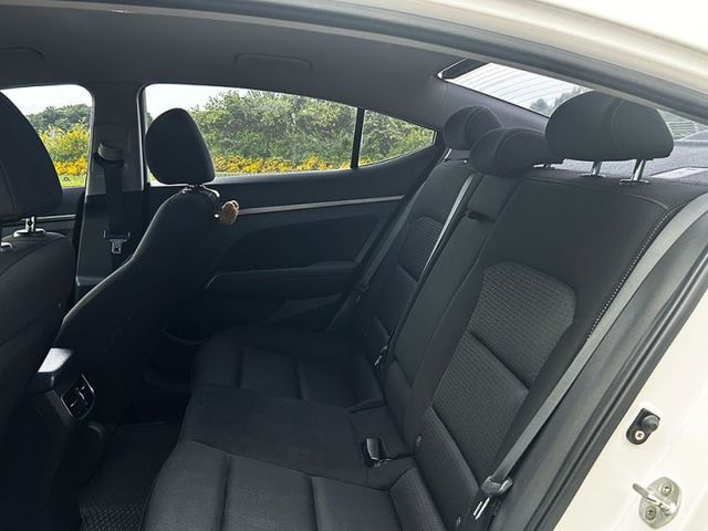 17年 ELANTRA 1.6 柴油渦輪 新型小改款行車紀錄器 6安 循跡 LED日行燈 超省油  第6張相片