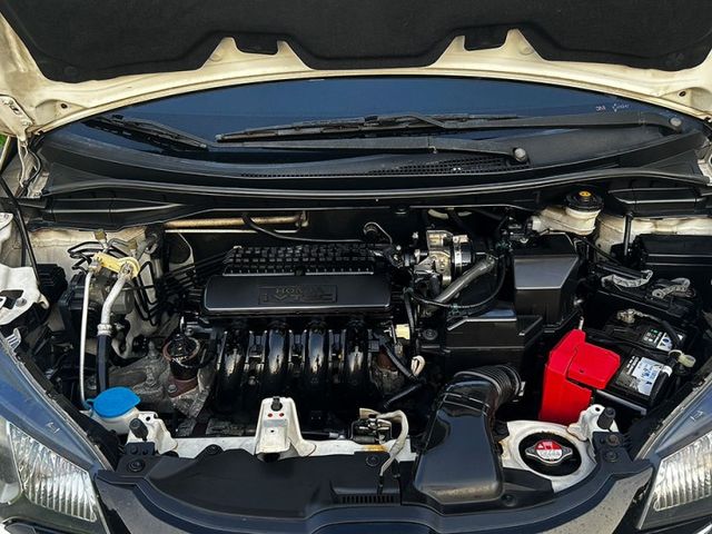 15年式FIT 頂級 S版升級米多羅空力套件 換檔快撥 有保固 後座分離 全額貸 免頭款  第4張相片