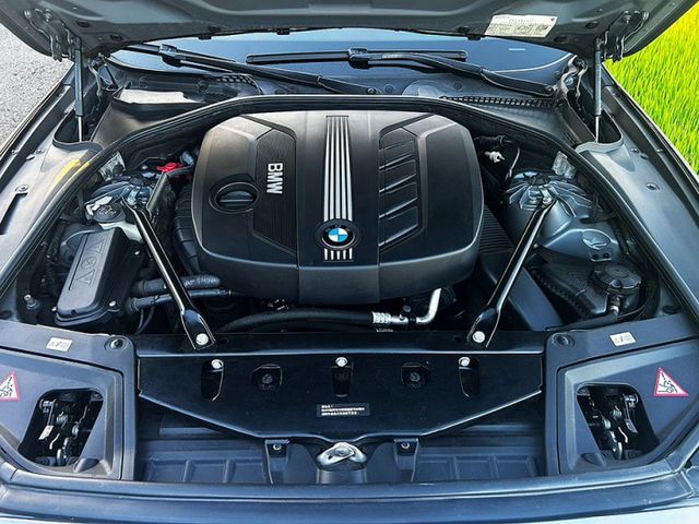 12年總代理 520d 2.0柴油渦輪引擎 僅跑5.7萬公里 超低里程 原鈑件 無待修  超省油  第4張相片