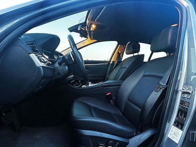 12年總代理 520d 2.0柴油渦輪引擎 僅跑5.7萬公里 超低里程 原鈑件 無待修  超省油  第6張相片