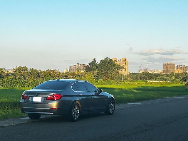 12年總代理 520d 2.0柴油渦輪引擎 僅跑5.7萬公里 超低里程 原鈑件 無待修  超省油  第10張相片