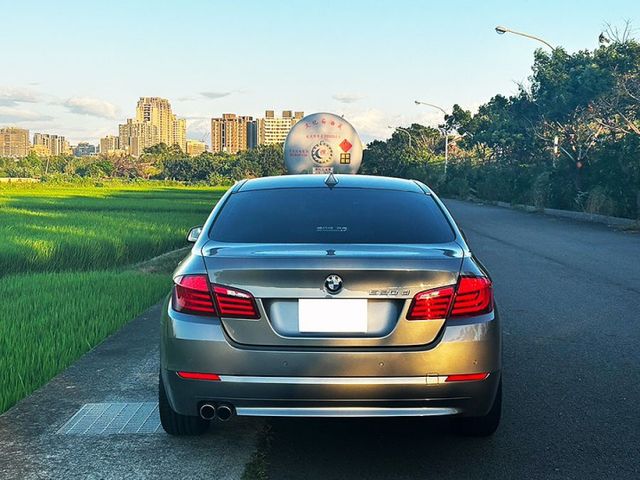 12年總代理 520d 2.0柴油渦輪引擎 僅跑5.7萬公里 超低里程 原鈑件 無待修  超省油  第12張相片