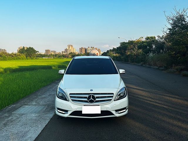 14年 B180總代理 低里程跑5.9萬公里 全原廠保養 大保養剛做完 原鈑件 無待修 全額貸  第3張相片