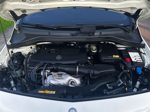 14年 B180總代理 低里程跑5.9萬公里 全原廠保養 大保養剛做完 原鈑件 無待修 全額貸  第5張相片