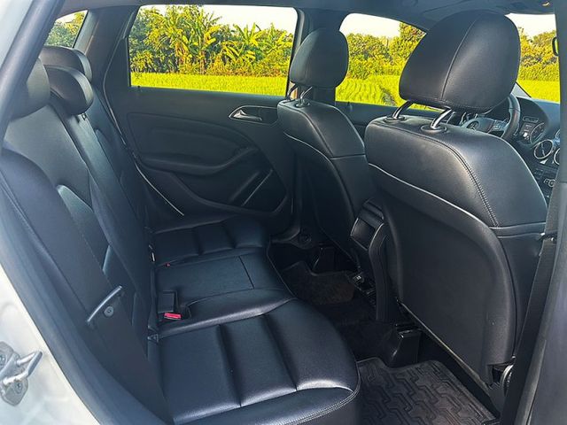 14年 B180總代理 低里程跑5.9萬公里 全原廠保養 大保養剛做完 原鈑件 無待修 全額貸  第9張相片