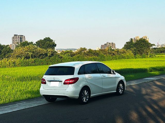 14年 B180總代理 低里程跑5.9萬公里 全原廠保養 大保養剛做完 原鈑件 無待修 全額貸  第12張相片