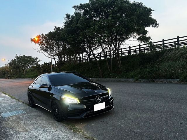 18年式CLA45  獵跑 ED1版 西裝暴徒 披著羊皮的狼381匹 電子懸吊 排氣閥門 原鈑件無待修  第2張相片