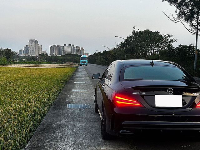 18年式CLA45  獵跑 ED1版 西裝暴徒 披著羊皮的狼381匹 電子懸吊 排氣閥門 原鈑件無待修  第14張相片