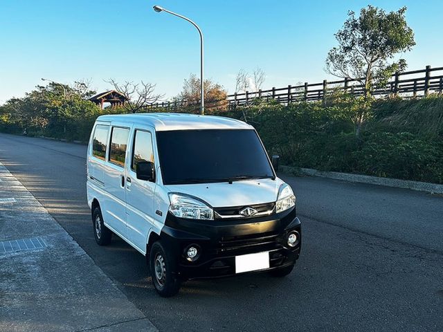 19年A180 5人座 後座獨立冷氣 載人載貨 做生意的好夥伴 免頭款 低利率 實車實價  第2張相片