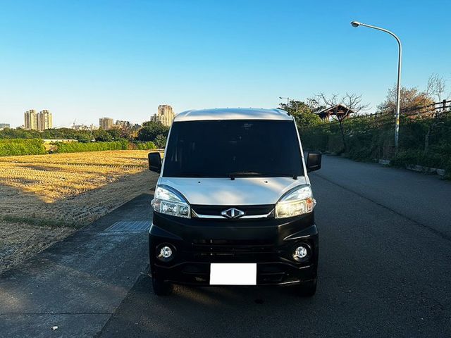 19年A180 5人座 後座獨立冷氣 載人載貨 做生意的好夥伴 免頭款 低利率 實車實價  第3張相片