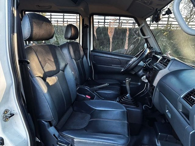 19年A180 5人座 後座獨立冷氣 載人載貨 做生意的好夥伴 免頭款 低利率 實車實價  第6張相片