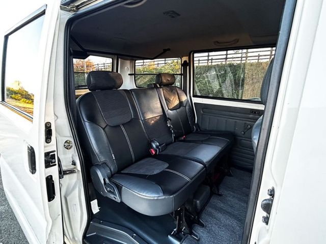 19年A180 5人座 後座獨立冷氣 載人載貨 做生意的好夥伴 免頭款 低利率 實車實價  第7張相片