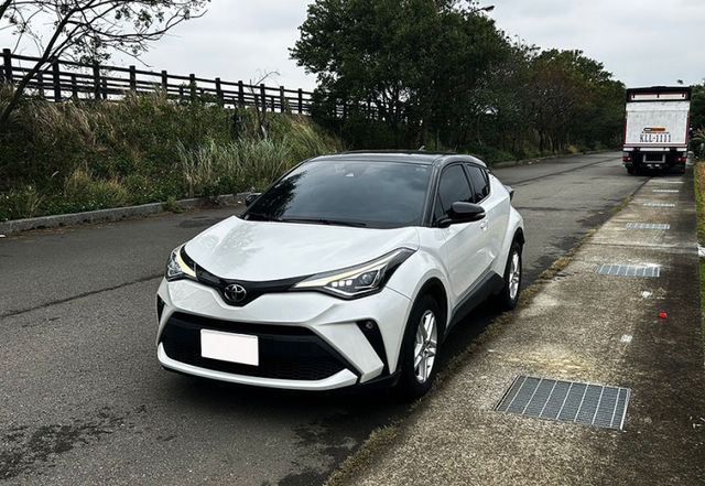 豪華版小改款 ACC跟車 LED 電熱座椅 導航 顯影 I-KEY 9安 盲點 摸門 方控 抬顯 車道偏移  第1張相片