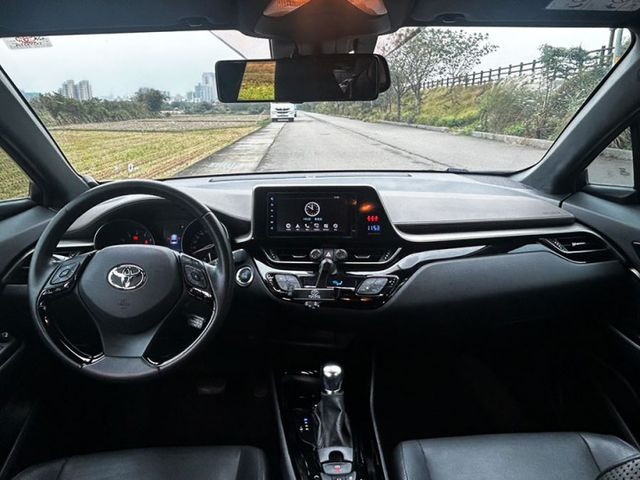 豪華版小改款 ACC跟車 LED 電熱座椅 導航 顯影 I-KEY 9安 盲點 摸門 方控 抬顯 車道偏移  第5張相片