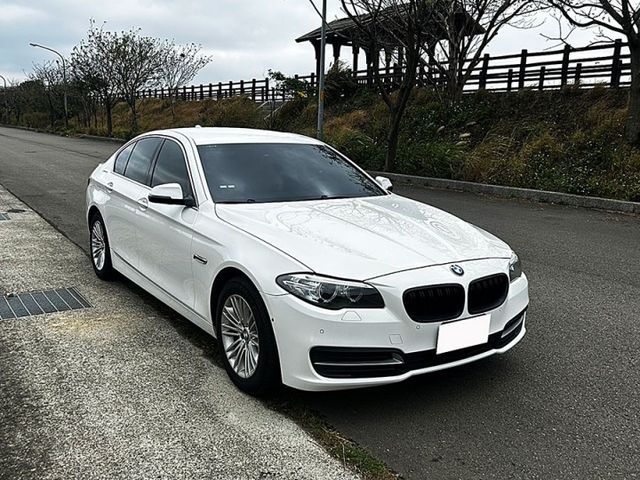 15年520i 2.0渦輪引擎 僅跑10萬  一手車無待修 實車實價 全額貸 免頭款  第2張相片