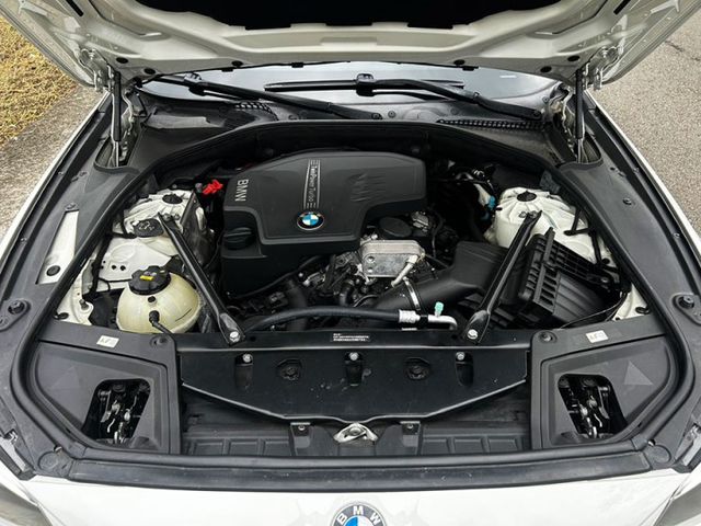 15年520i 2.0渦輪引擎 僅跑10萬  一手車無待修 實車實價 全額貸 免頭款  第4張相片